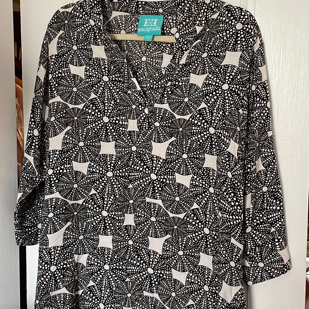 Escapada top Black and White  large